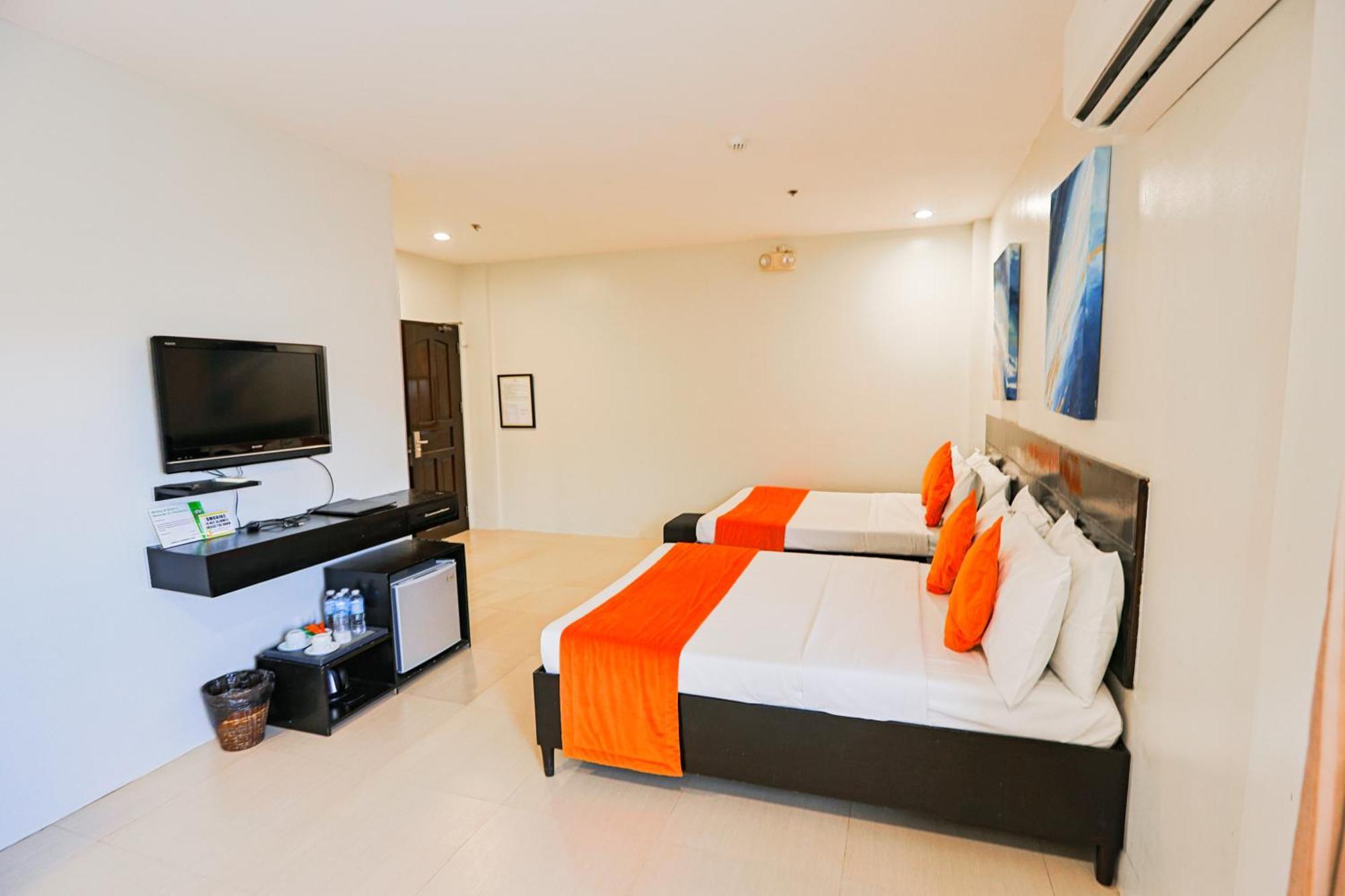 Holiday Suites Puerto Princesa Екстер'єр фото