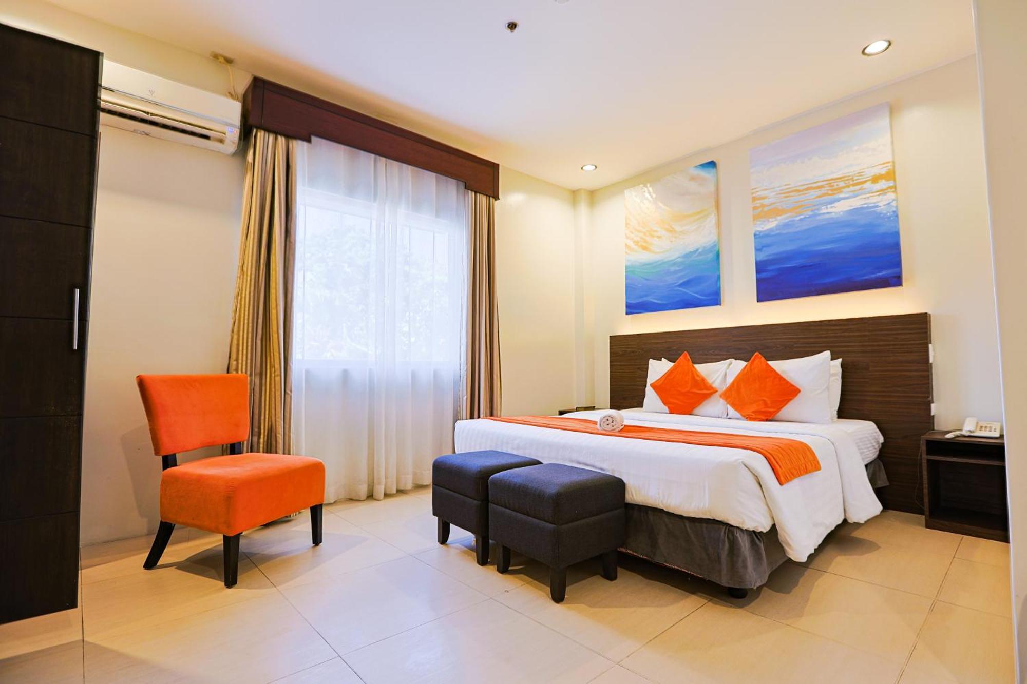 Holiday Suites Puerto Princesa Екстер'єр фото