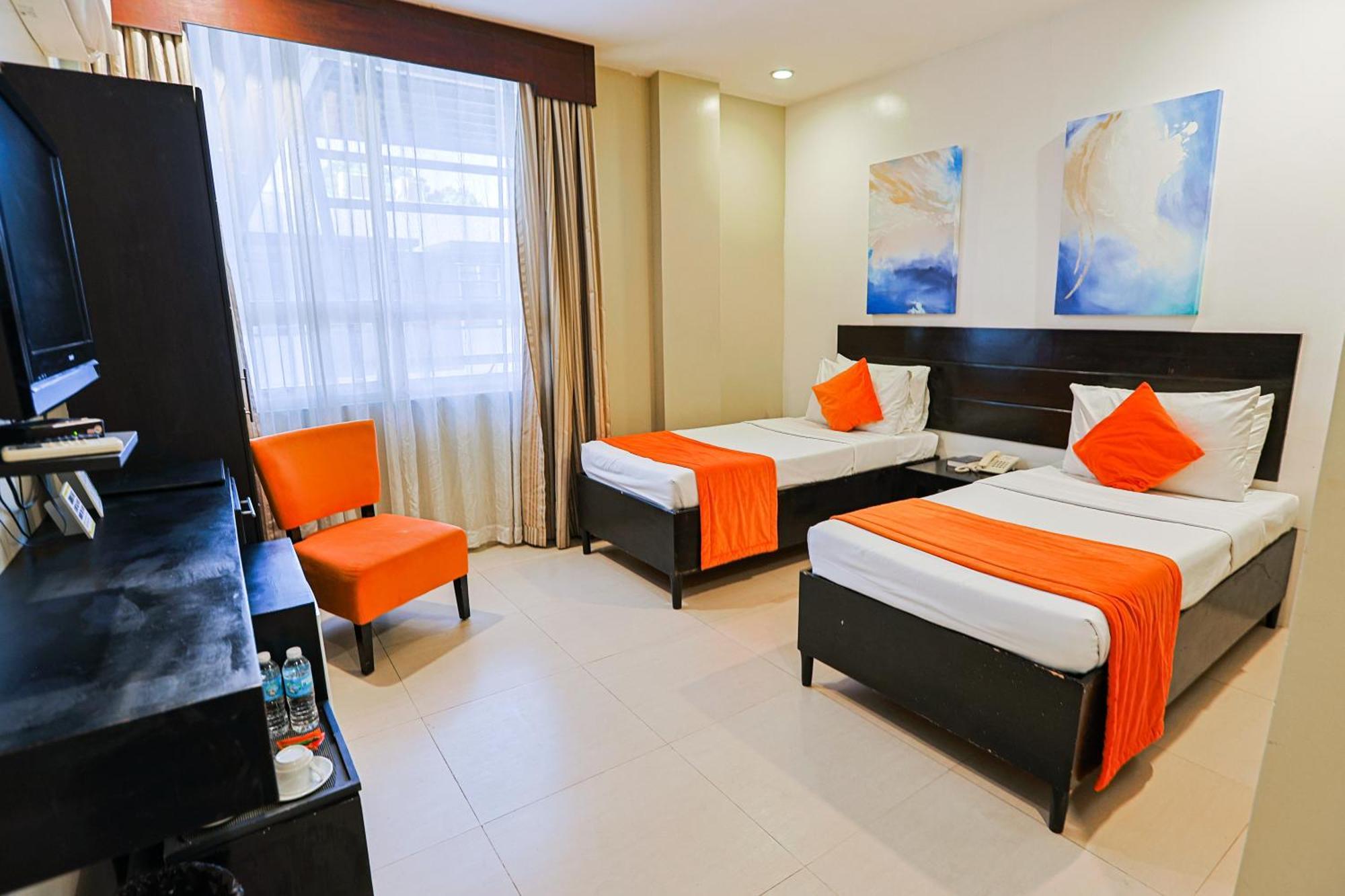 Holiday Suites Puerto Princesa Екстер'єр фото