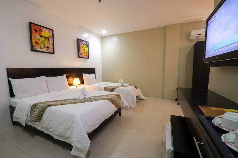 Holiday Suites Puerto Princesa Екстер'єр фото